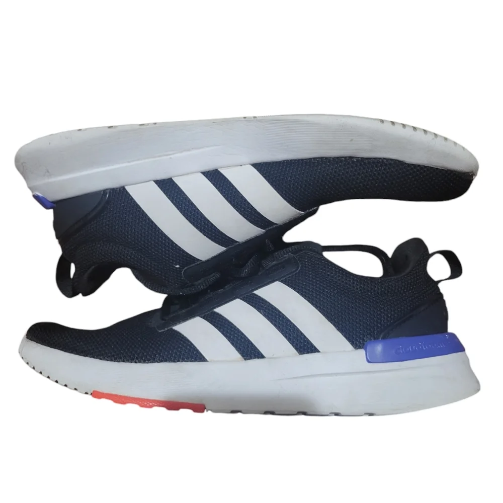Black Adidas‎